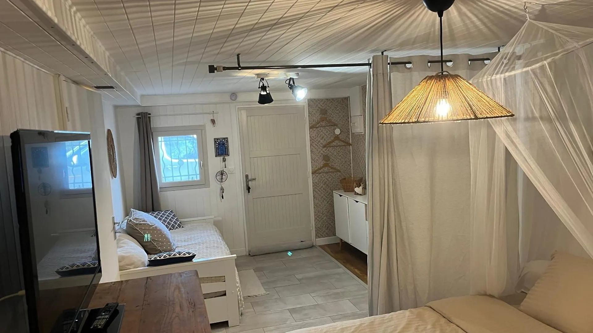 Apartment Logement Icare 5Km De Crolles, Soitec , St Lumbin France