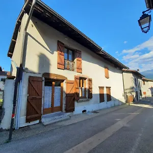 Hébergement de vacances Maison De Village Au Pied De La Montagne, Lumbin
